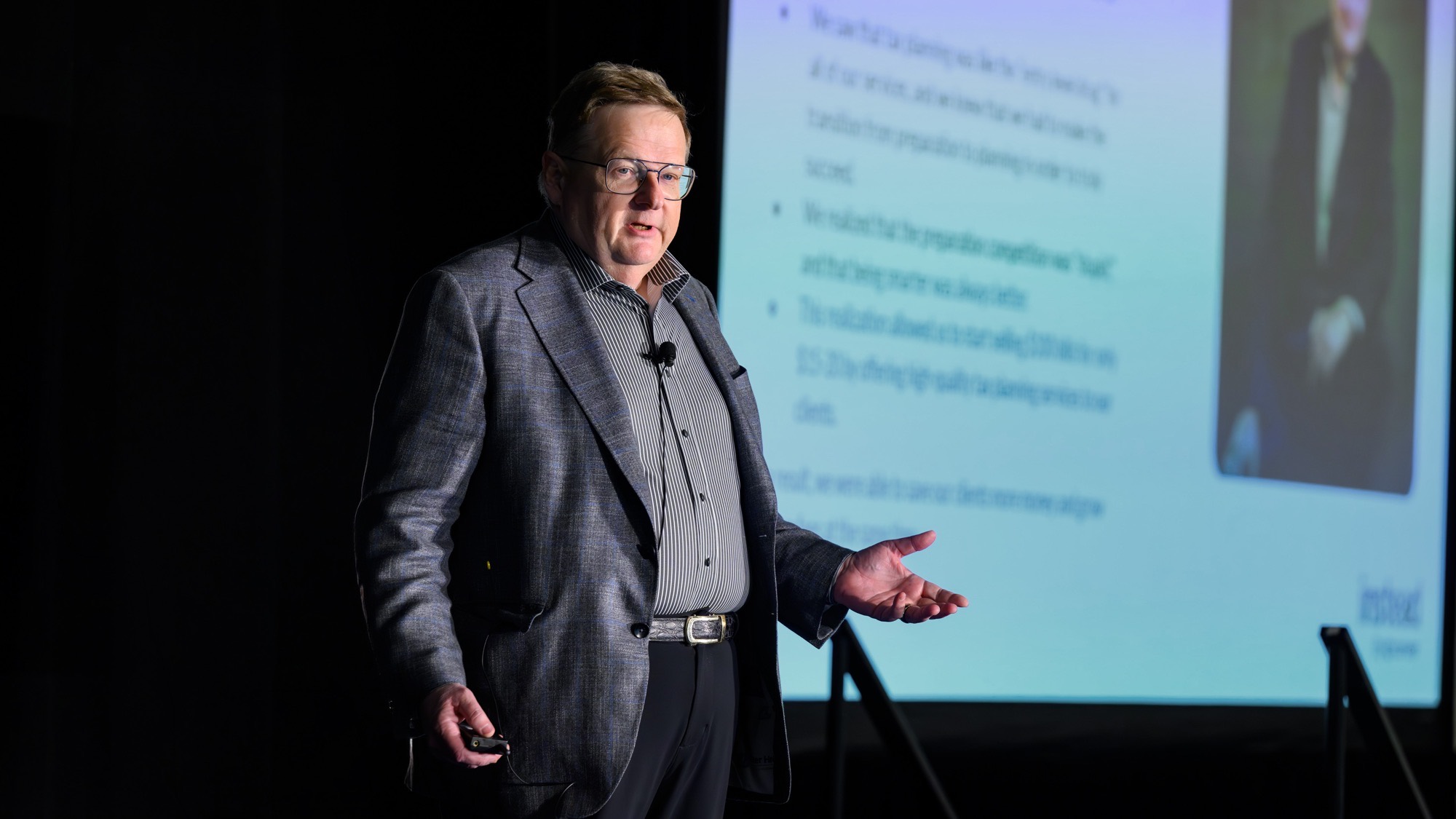 Peter Holtz teaching on stage